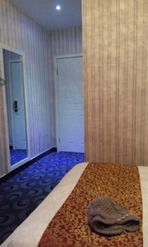 Zhengzhou Love Theme Hotel Csicseng Kültér fotó