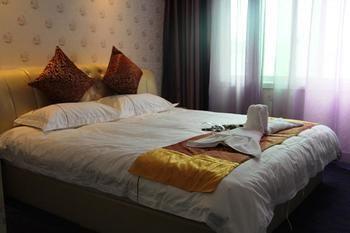 Zhengzhou Love Theme Hotel Csicseng Kültér fotó
