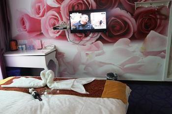 Zhengzhou Love Theme Hotel Csicseng Kültér fotó